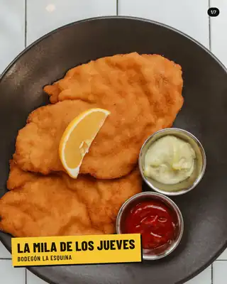 Las 7 láminas del carrusel de Bodegón La Esquina pasando una por una, como al deslizar en Instagram: de «La mila de los jueves» a «Jueves de mila, reservá tu mesa por MD».